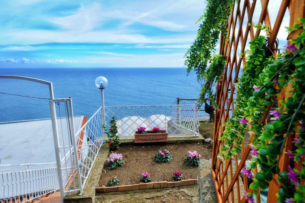 Chez Amelie Villa Амалфи Екстериор снимка